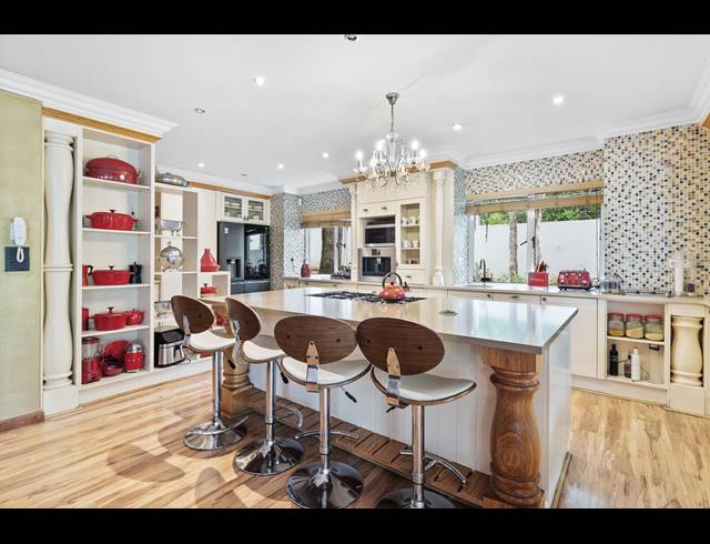 5 BEDROOM HOUSE FOR SALE IN BRYANSTON